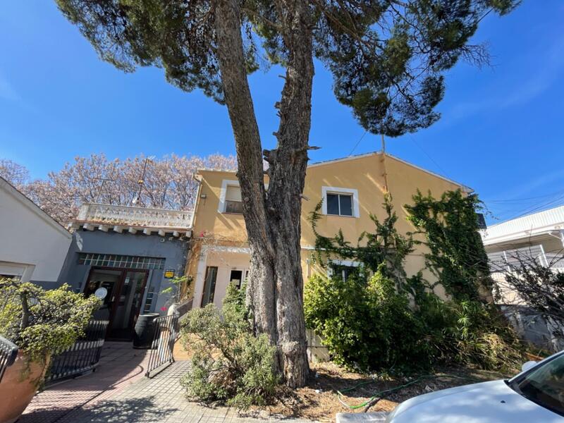 6 bedroom Country House for sale