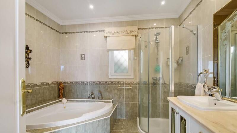 4 Cuarto Villa en venta