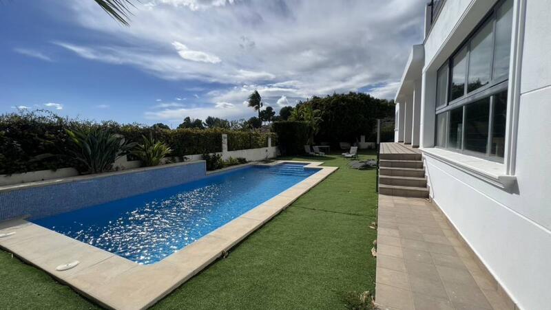 4 bedroom Villa for sale