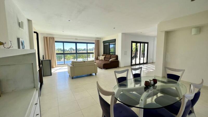 4 bedroom Villa for sale