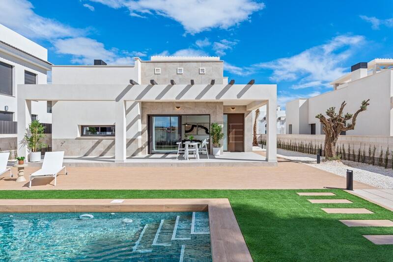 Villa for sale in Ciudad Quesada, Alicante