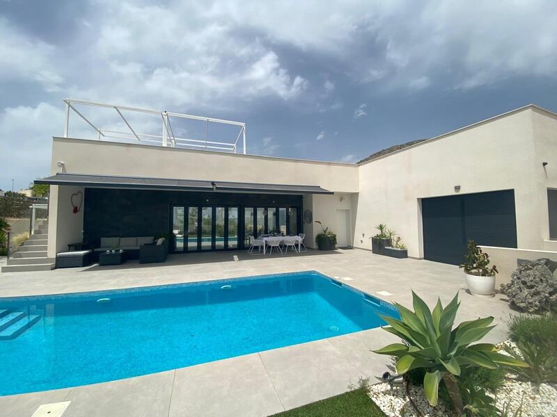 5 bedroom Villa for sale