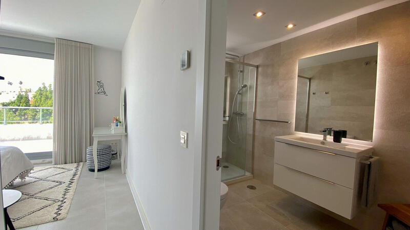 4 bedroom Apartment for sale