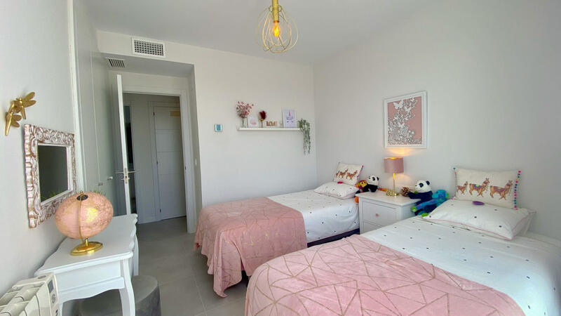 4 bedroom Apartment for sale