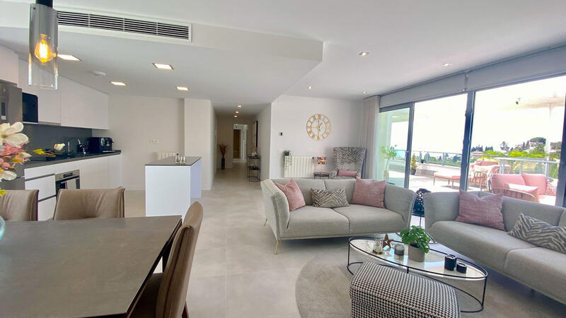 4 bedroom Apartment for sale