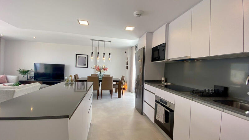 4 bedroom Apartment for sale