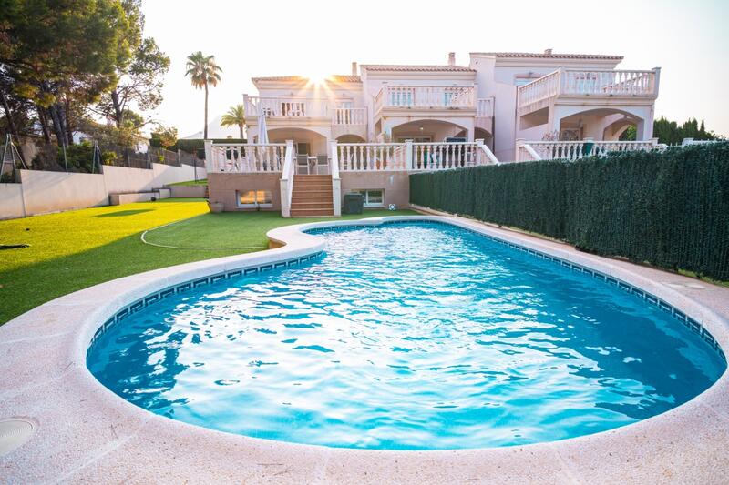 4 Cuarto Villa en venta