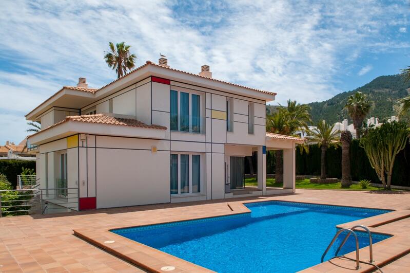 Villa for sale in Albir, Alicante