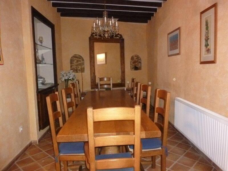 5 bedroom Townhouse for sale