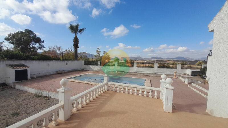 4 Cuarto Villa en venta