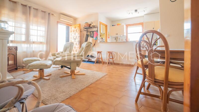 2 bedroom Townhouse for sale