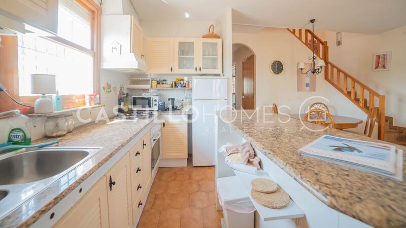 2 bedroom Townhouse for sale