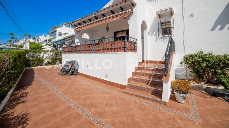 2 bedroom Townhouse for sale