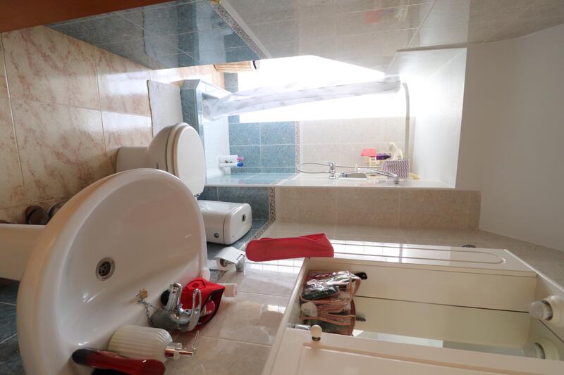 3 slaapkamer Gezinswoning Te koop