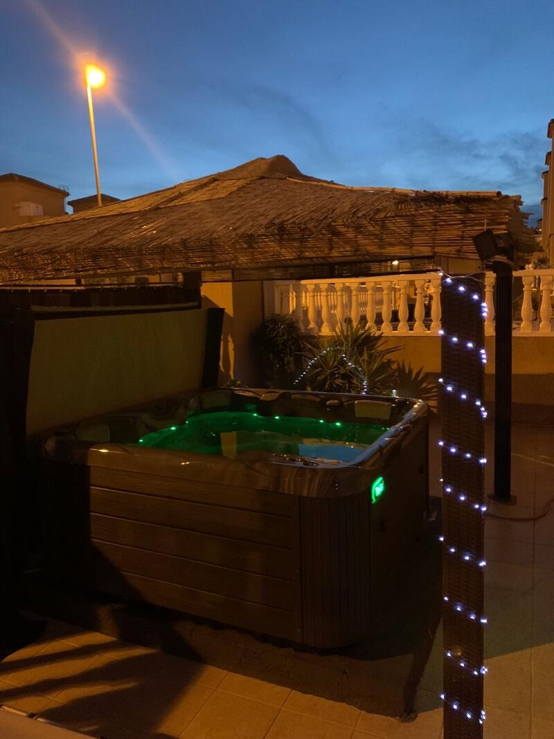 3 slaapkamer Gezinswoning Te koop