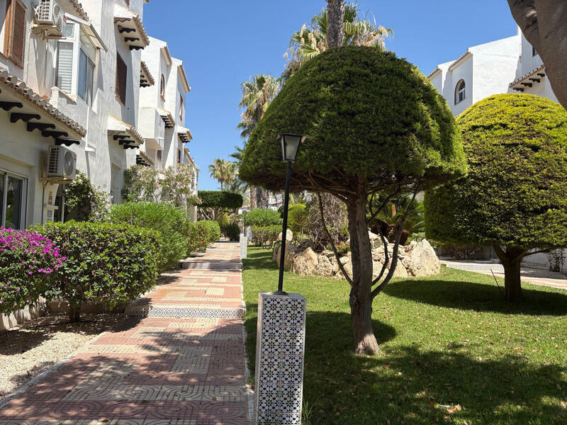 2 bedroom Townhouse for sale