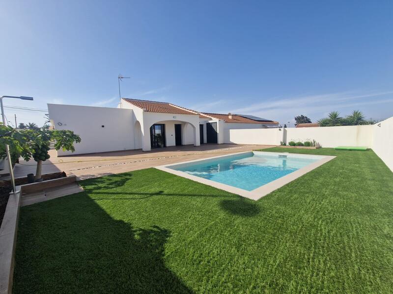 Villa Te koop in Los Balcones, Alicante
