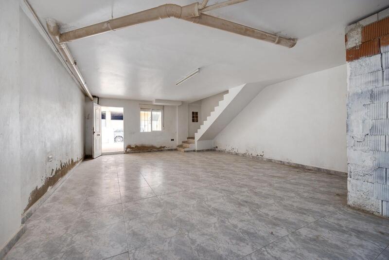 3 slaapkamer Gezinswoning Te koop