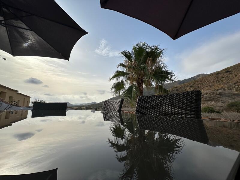 2 Cuarto Casa de Campo en venta