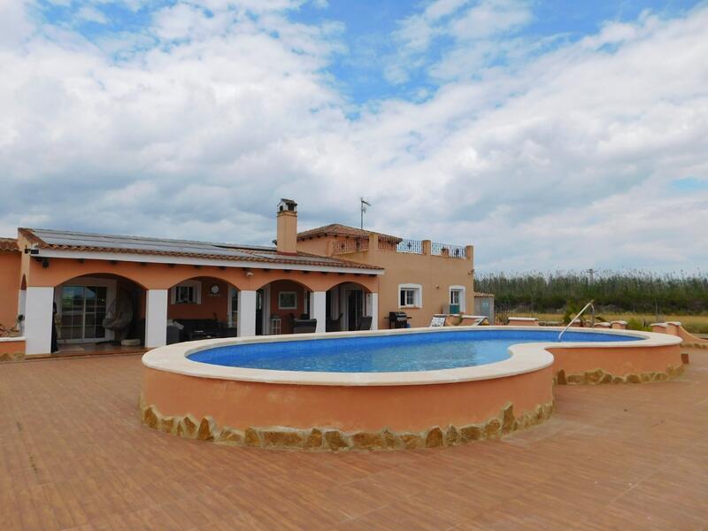 Villa til salgs i Dolores, Alicante
