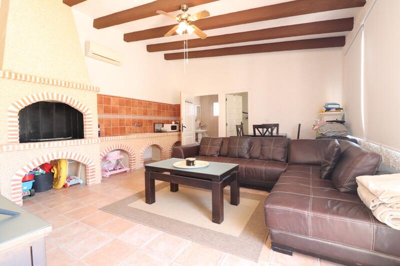 6 bedroom Country House for sale