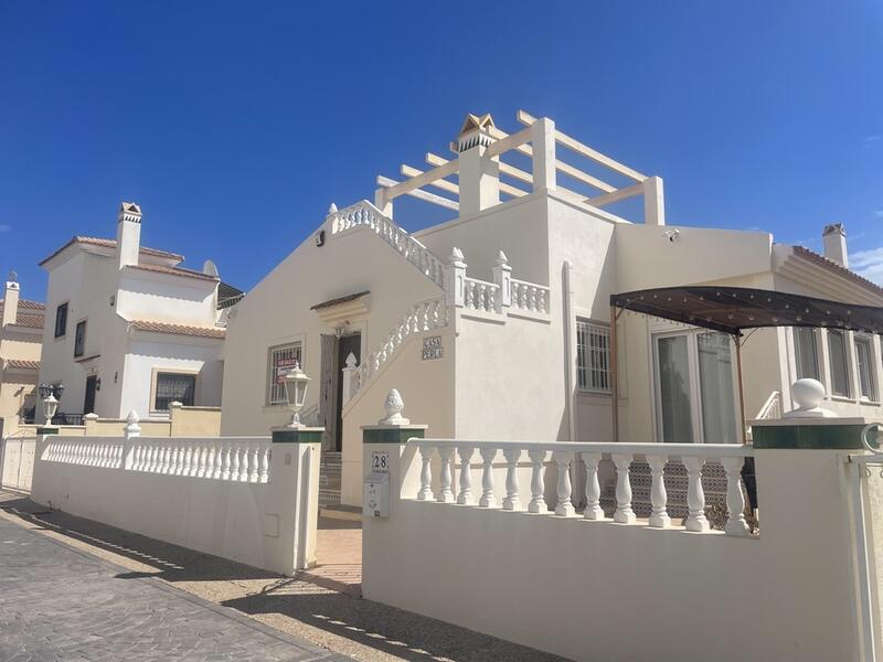 Villa til salgs i Playa Flamenca, Alicante