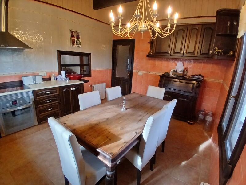 9 bedroom Villa for sale