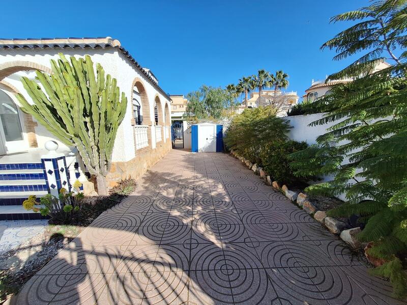 4 Cuarto Villa en venta