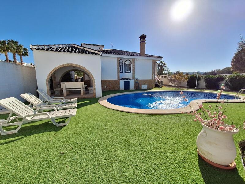 4 Cuarto Villa en venta