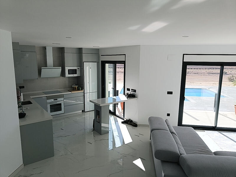 6 bedroom Villa for sale