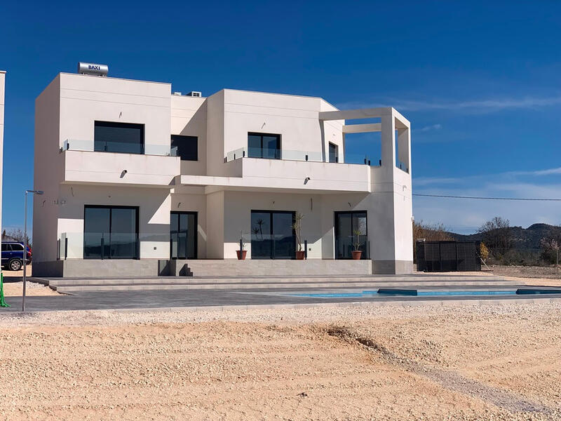 6 bedroom Villa for sale