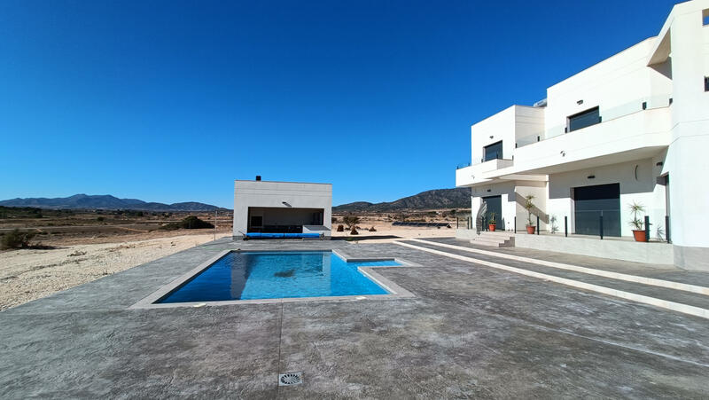 6 bedroom Villa for sale