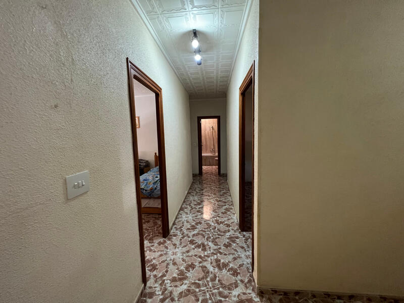 3 slaapkamer Gezinswoning Te koop