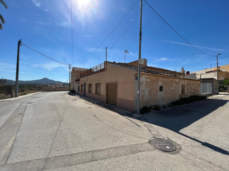 3 slaapkamer Gezinswoning Te koop
