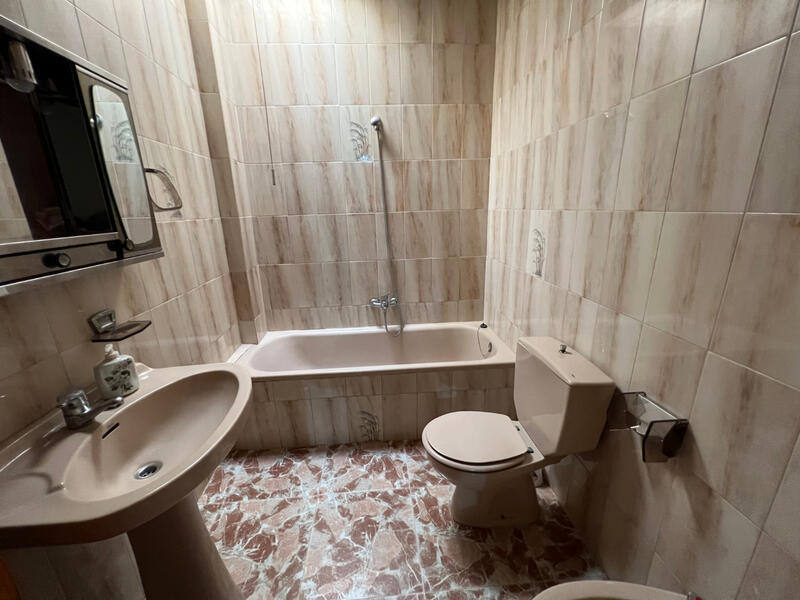 3 slaapkamer Gezinswoning Te koop