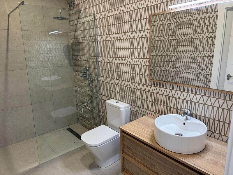 2 slaapkamer Gezinswoning Te koop