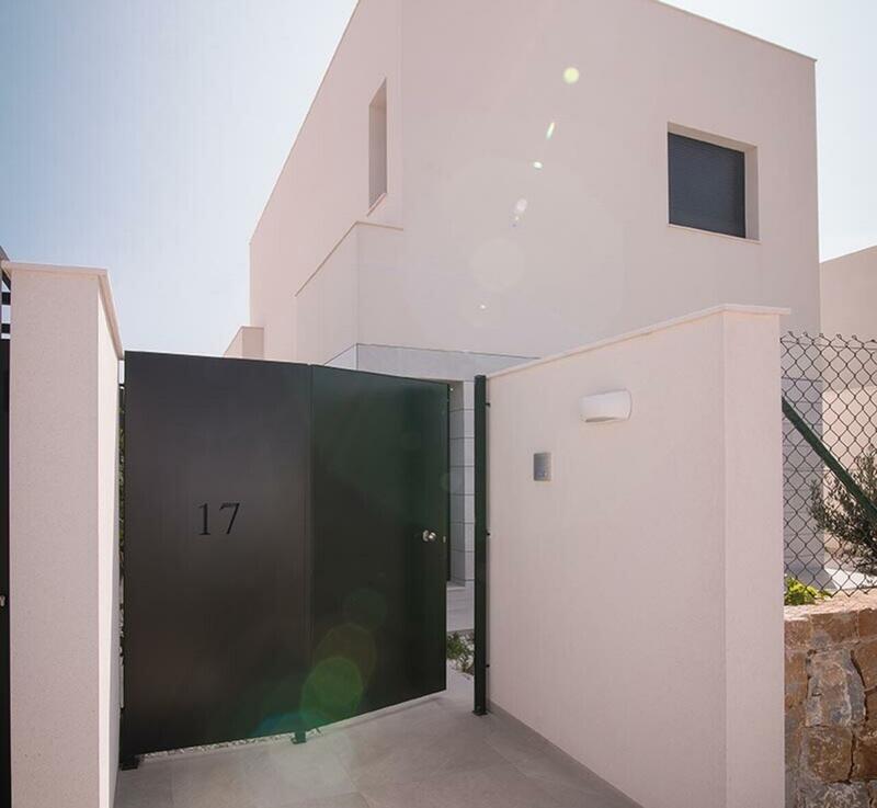 4 Cuarto Villa en venta