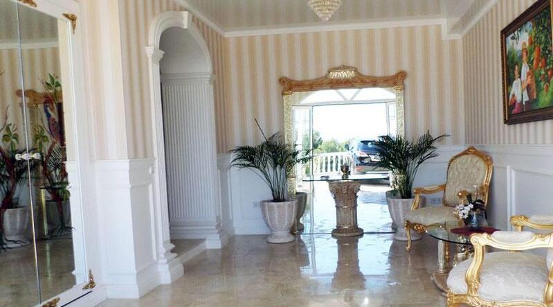 6 bedroom Villa for sale