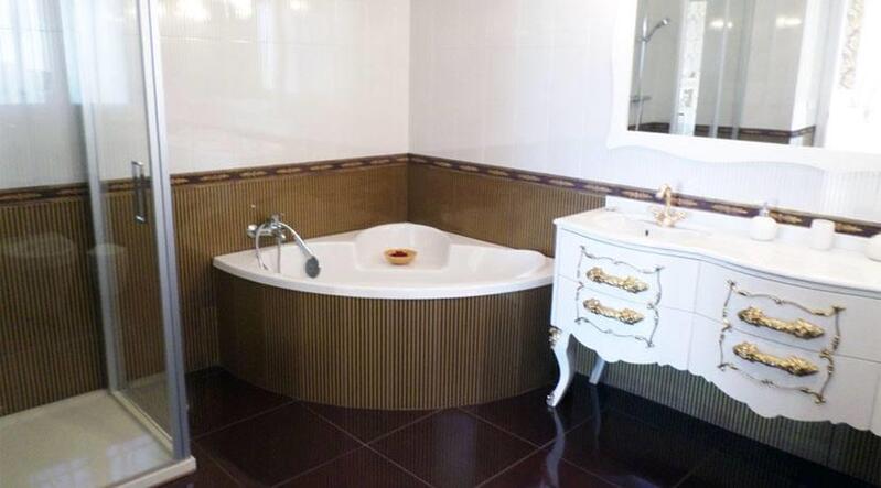 6 bedroom Villa for sale