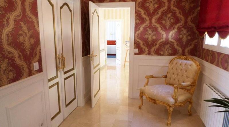 6 bedroom Villa for sale