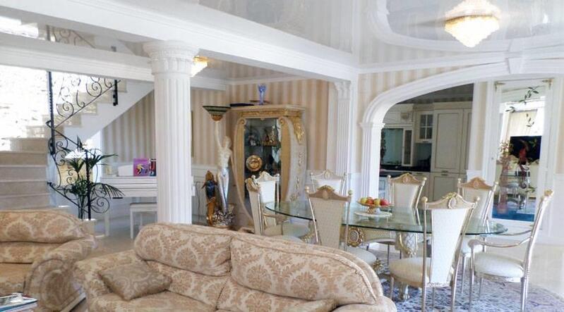 6 bedroom Villa for sale