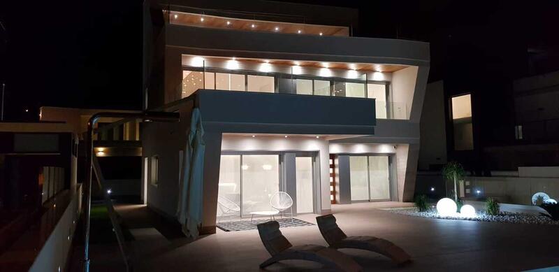 4 Cuarto Villa en venta