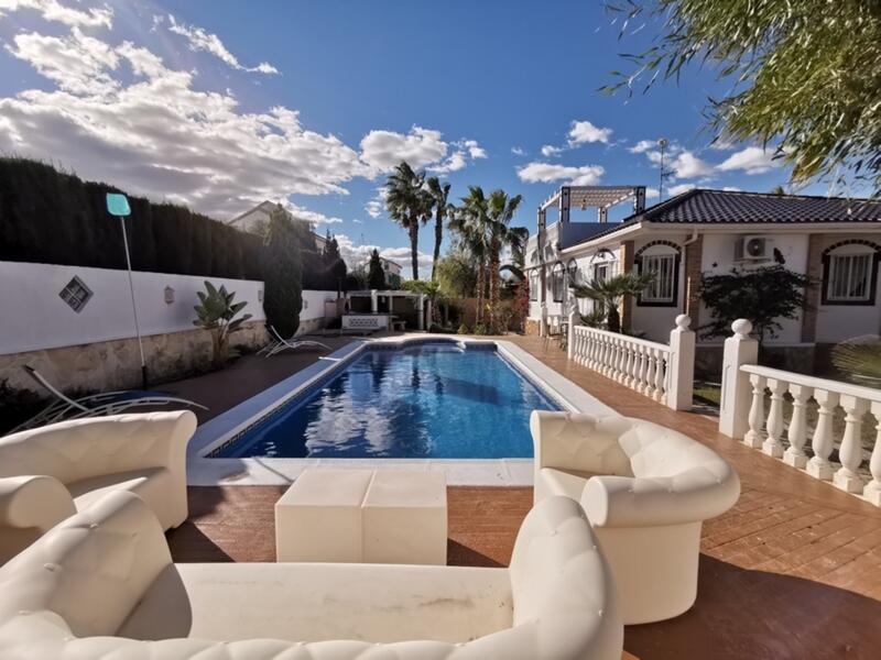 3 Cuarto Villa en venta