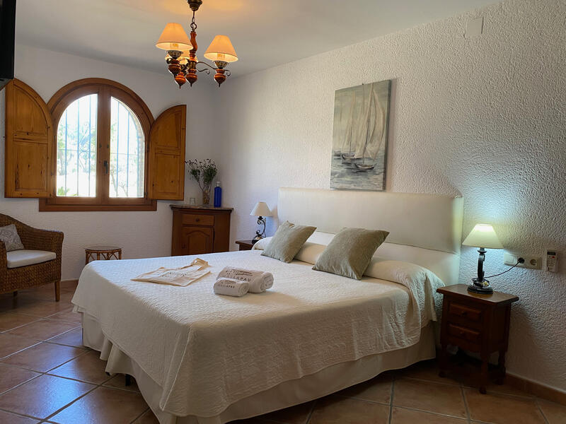 14 спальная комната Коммерческая недвижимость продается