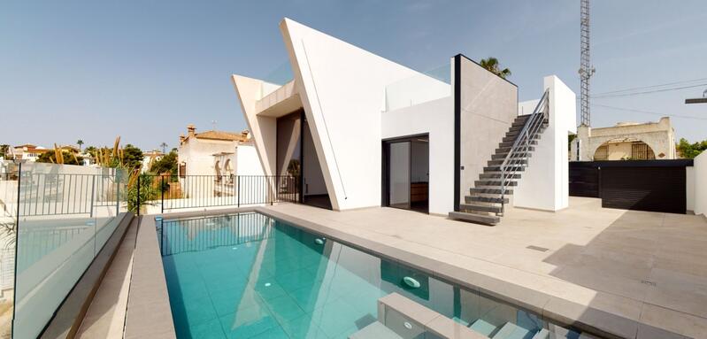 Villa til salgs i Torrevieja, Alicante