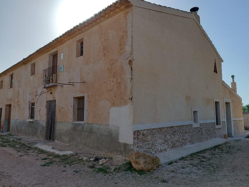 Lantställe till salu i Yecla, Murcia
