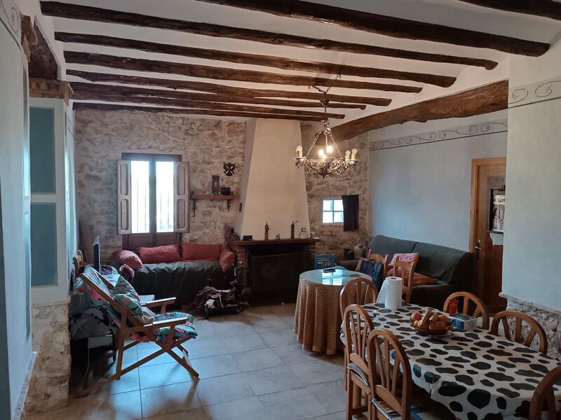 6 bedroom Country House for sale