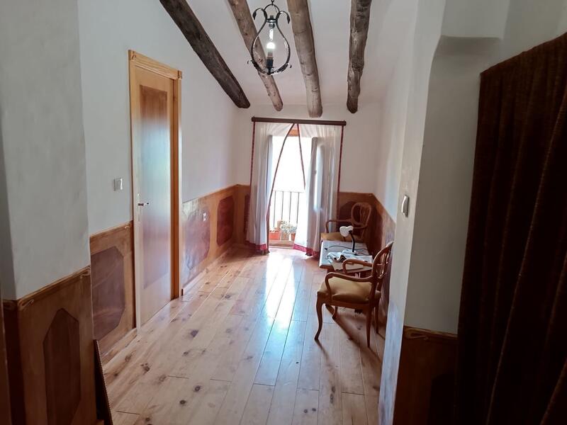 6 bedroom Country House for sale