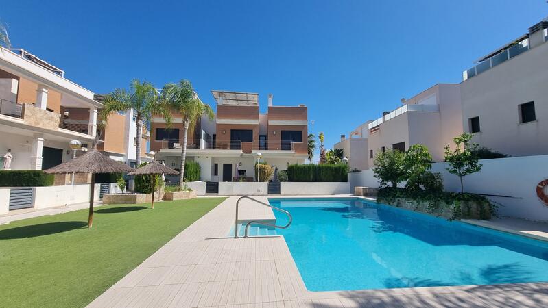 Rekkehus til salgs i Ciudad Quesada, Alicante
