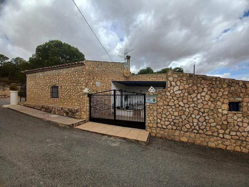 3 bedroom Country House for sale